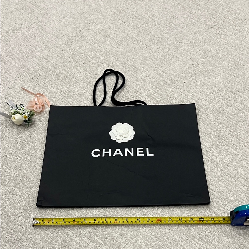 Chanel hard medium size paper shopping bag